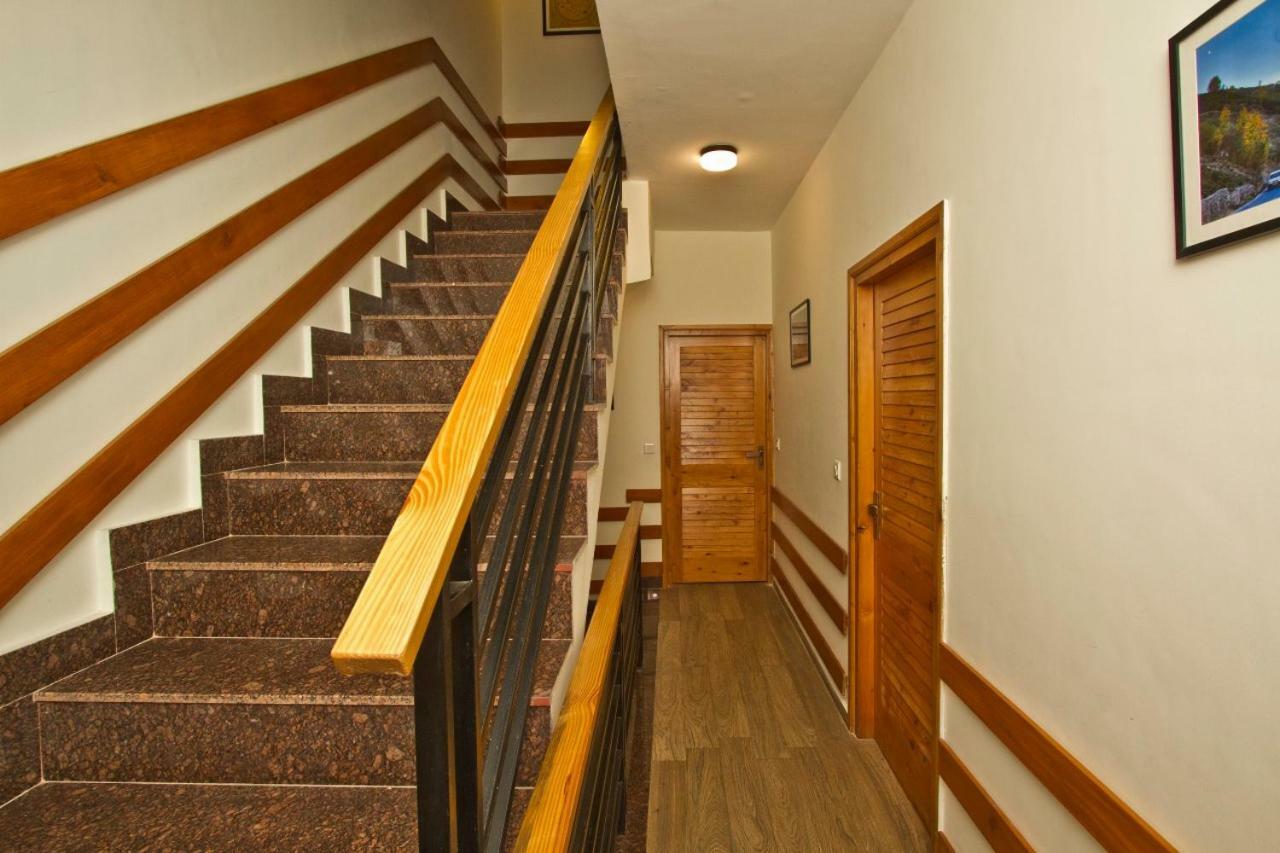 Lonchenpa B&B Manāli Exteriör bild