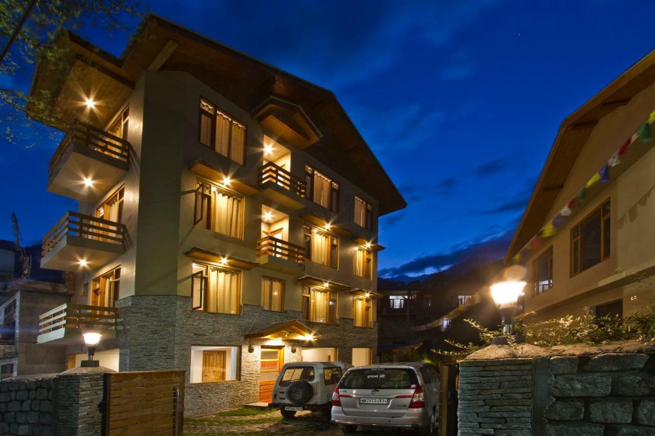 Lonchenpa B&B Manāli Exteriör bild